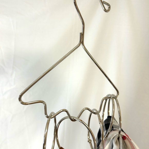 Accessory holder - Picture 2 of 6